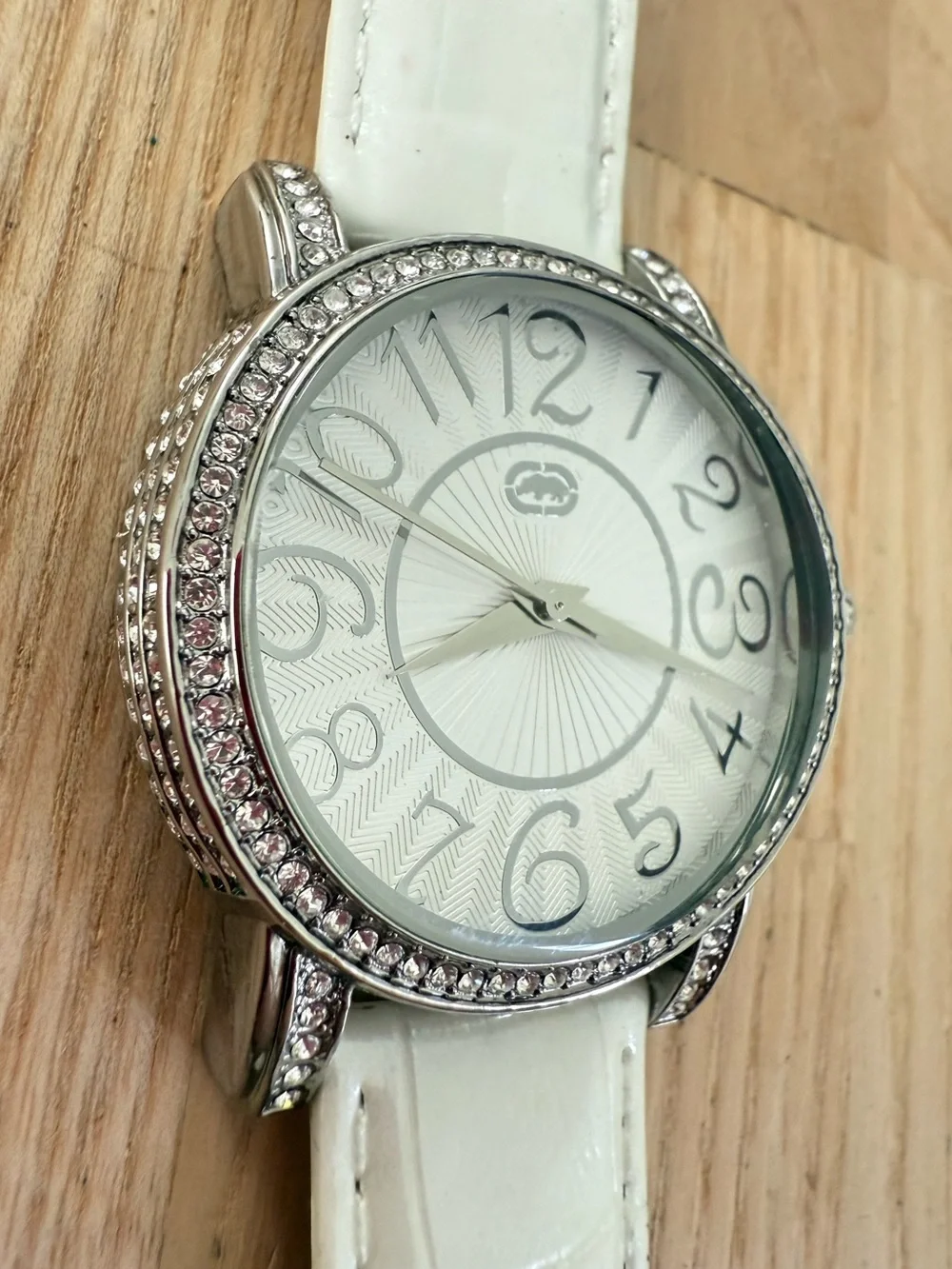 Marc ecko ladies silver tone crystal white leather watch NEW BATTERY